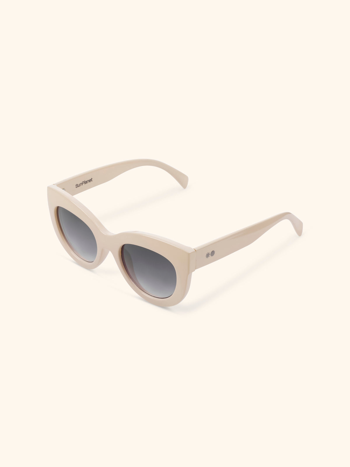 Color: Crema